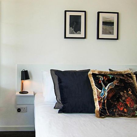 Phaedrus Living: Luxury Suite Nicosia 509 מראה חיצוני תמונה