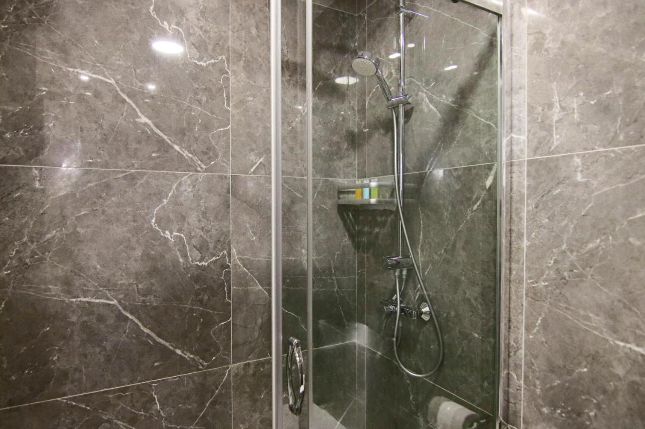 Phaedrus Living: Luxury Suite Nicosia 509 מראה חיצוני תמונה